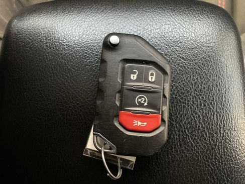 Used 2021 Jeep Wrangler Unlimited Rubicon AWD/4WD image 40