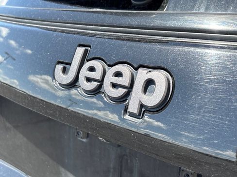 Used 2024 Jeep Compass Trailhawk AWD/4WD image 31
