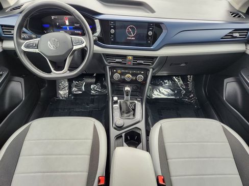 Certified 2024 Volkswagen Taos SE AWD/4WD image 11