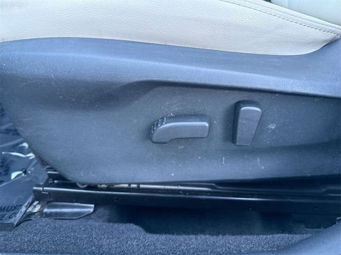 Used 2021 Subaru Impreza 2.0i Limited image 14