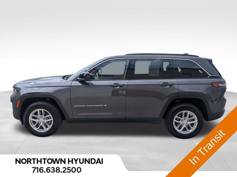 Used 2025 Jeep Grand Cherokee Laredo X w/ Luxury Tech Group I AWD/4WD image 3