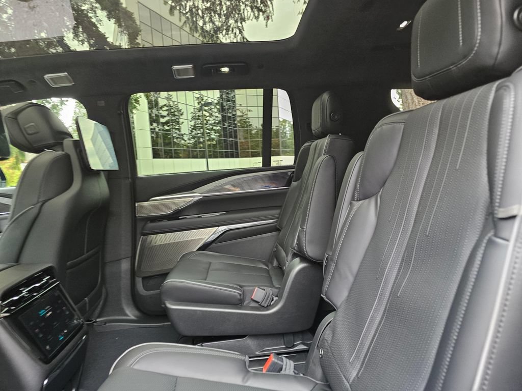 New 2026 Cadillac Escalade IQL Sport 2 w/ LPO, ONYX Package AWD/4WD image 20
