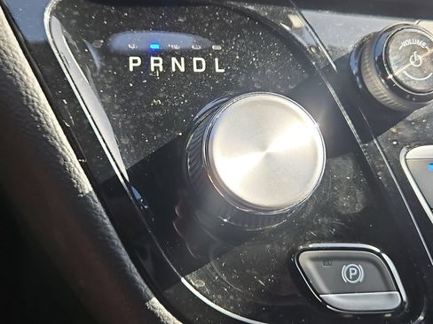 Used 2024 Chrysler Pacifica Limited FWD image 33