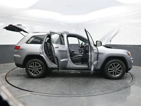 Used 2020 Jeep Grand Cherokee Limited AWD/4WD image 51