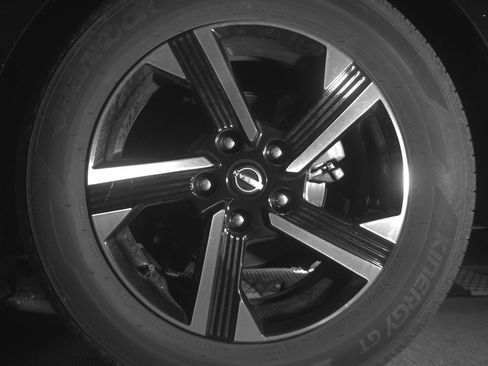 Used 2025 Nissan Sentra SV FWD image 11