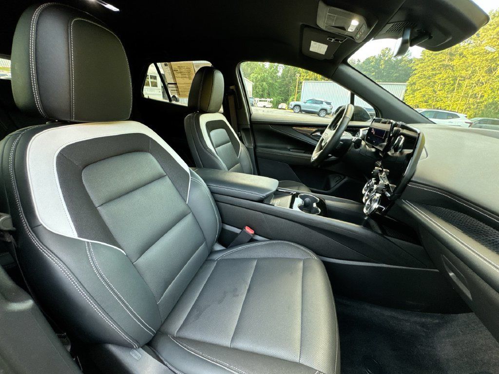 Used 2024 Chevrolet Blazer EV LT AWD/4WD image 30
