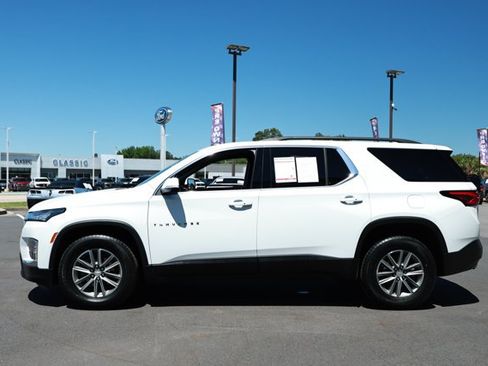 Used 2023 Chevrolet Traverse LT FWD image 9