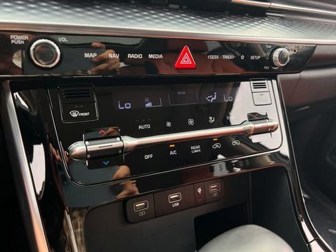 Used 2024 Kia Carnival SX Prestige FWD image 33