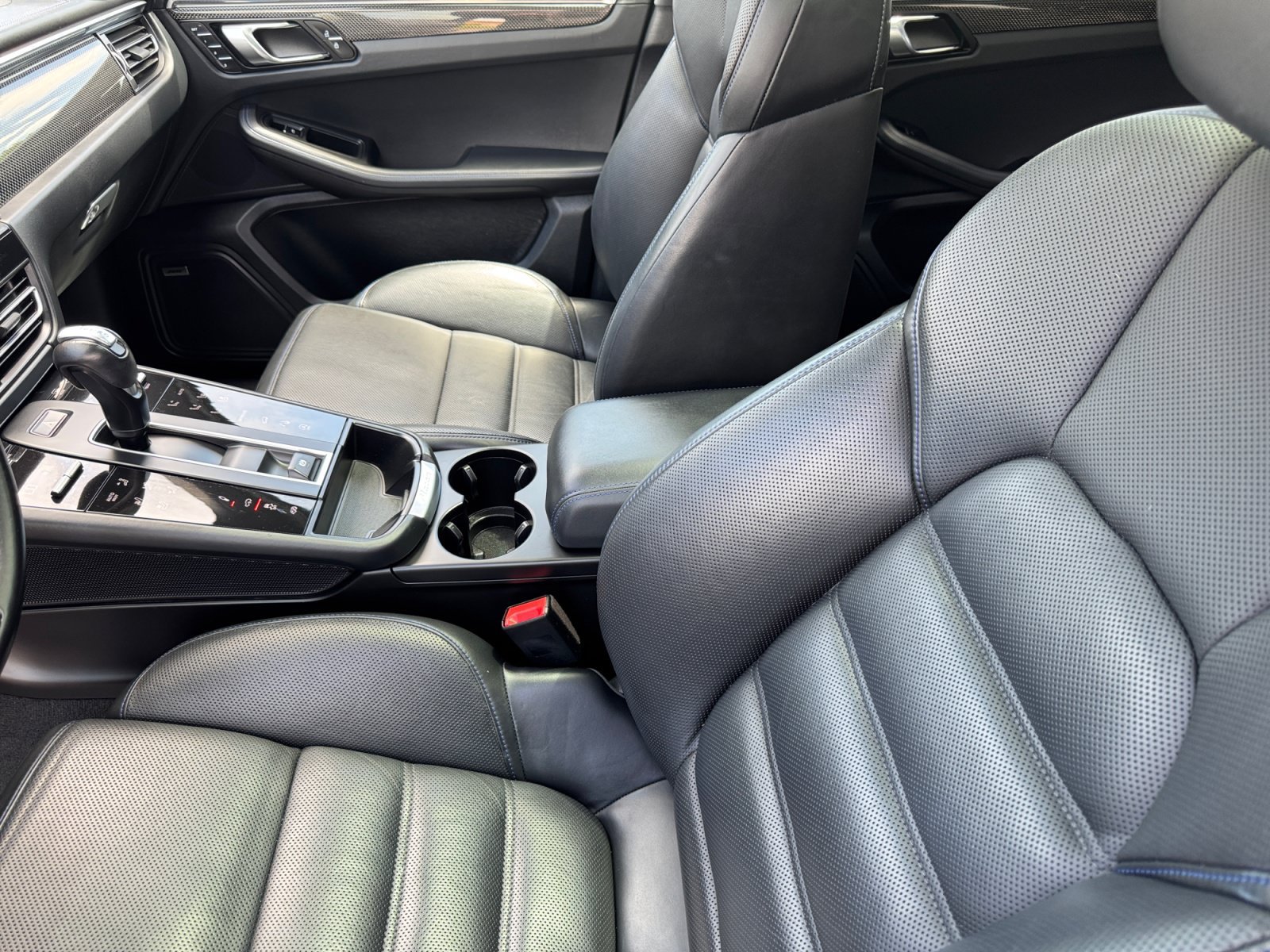Used 2023 Porsche Macan GTS w/ Premium Package Plus AWD/4WD image 18
