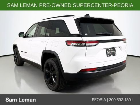 Used 2024 Jeep Grand Cherokee Altitude image 5