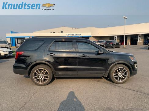 Used 2016 Ford Explorer Sport w/ Equipment Group 401A AWD/4WD image 8