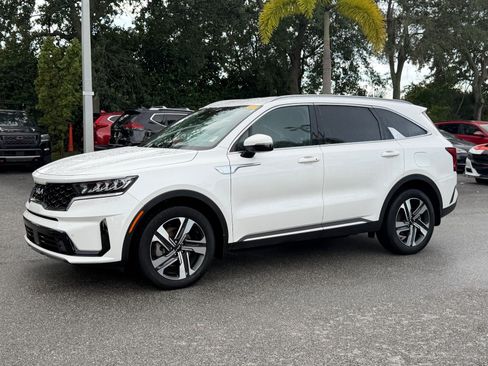 Certified 2023 Kia Sorento EX AWD/4WD image 3