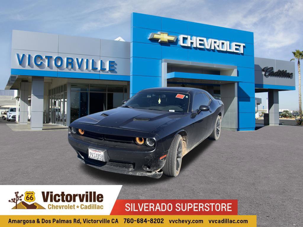 Used 2018 Dodge Challenger SXT Plus RWD image 1