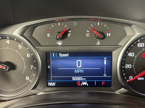 Used 2024 GMC Terrain SLE AWD/4WD image 17