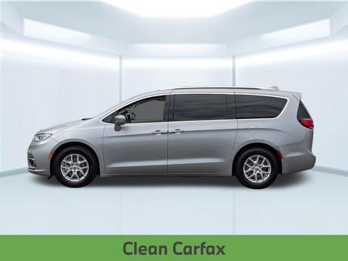 Used 2021 Chrysler Pacifica Touring-L FWD image 2
