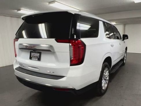 Certified 2022 GMC Yukon SLT w/ SLT Premium Package AWD/4WD image 8