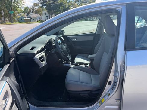 Used 2016 Toyota Corolla LE FWD image 9