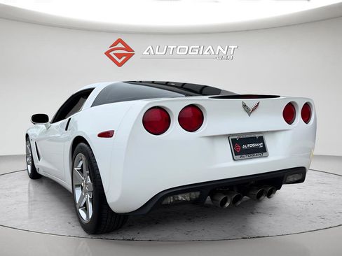 Used 2011 Chevrolet Corvette Coupe w/ 1LT RWD image 9