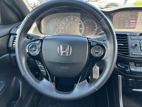 Used 2017 Honda Accord Sport image 12