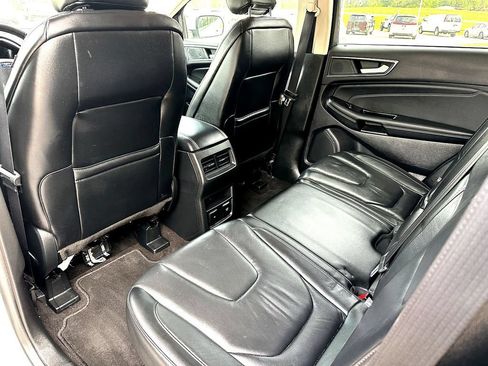 Used 2020 Ford Edge Titanium AWD/4WD image 18