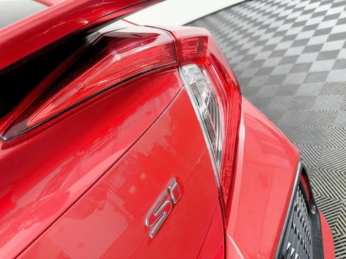 Used 2018 Honda Civic Si image 11