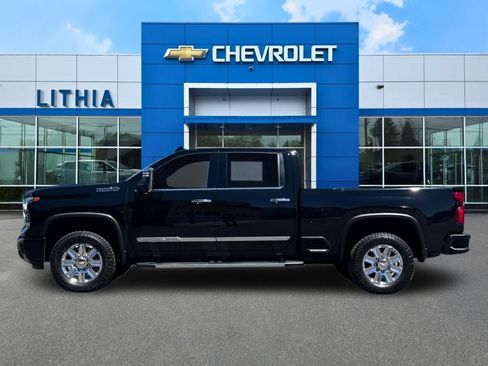 Used 2024 Chevrolet Silverado 2500 High Country w/ High Country Premium Package AWD/4WD image 5