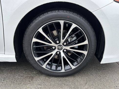 Used 2018 Toyota Camry SE w/ Convenience Package image 13