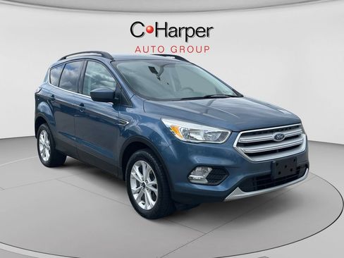 Certified 2018 Ford Escape SE w/ SE Sync 3 Package AWD/4WD image 1