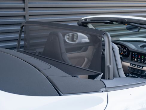 Certified 2025 Porsche 911 Carrera image 40