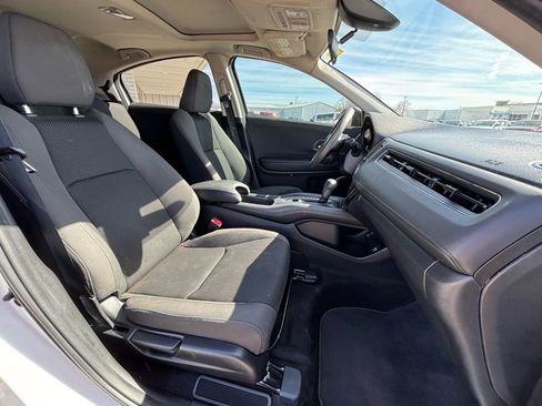 Used 2021 Honda HR-V EX image 8