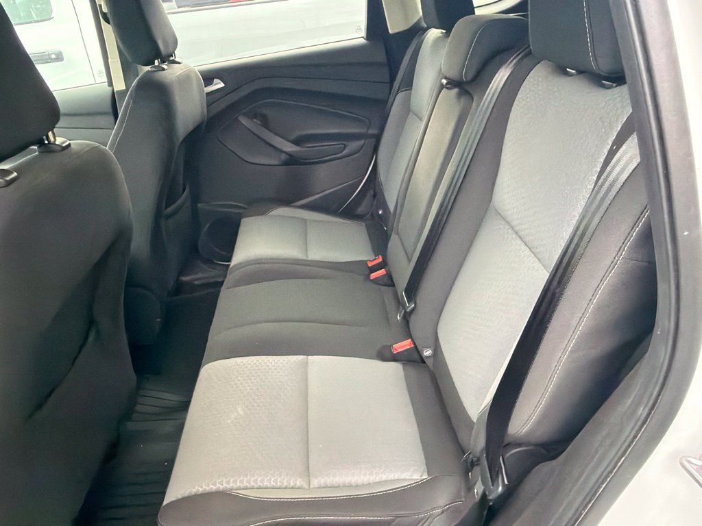 Used 2018 Ford Escape SE FWD image 8