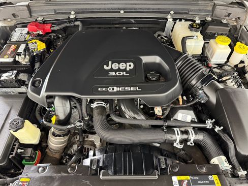 Used 2023 Jeep Gladiator Rubicon w/ Trailer Tow Package AWD/4WD image 32