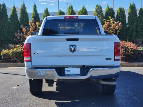 Used 2017 RAM 1500 Classic SLT image 8