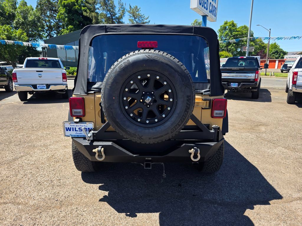 Used 2013 Jeep Wrangler Unlimited Sport w/ Connectivity Group AWD/4WD image 7