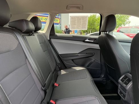 Certified 2023 Volkswagen Taos SE AWD/4WD image 10