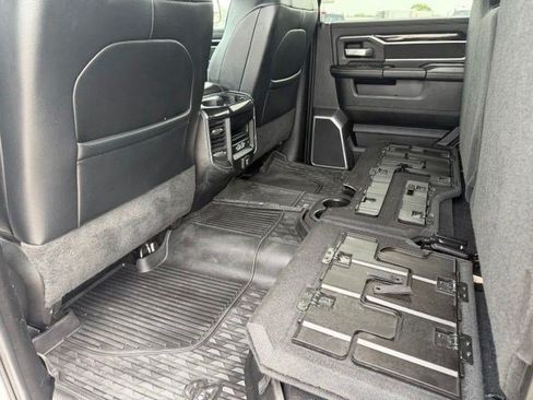 Used 2022 RAM 2500 Laramie AWD/4WD image 32