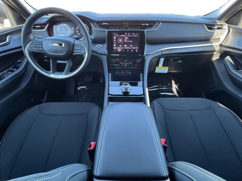 New 2025 Jeep Grand Cherokee Laredo image 20