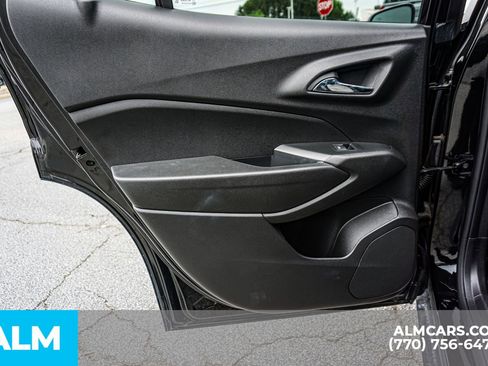 Used 2025 Chevrolet Trax LS w/ LS Convenience Package FWD image 34