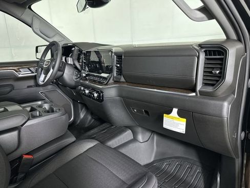 New 2026 GMC Sierra 1500 Elevation image 29