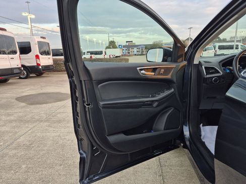 Certified 2024 Ford Edge SEL image 9