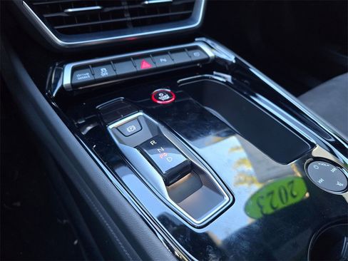 Used 2023 Audi e-tron GT Premium Plus image 2