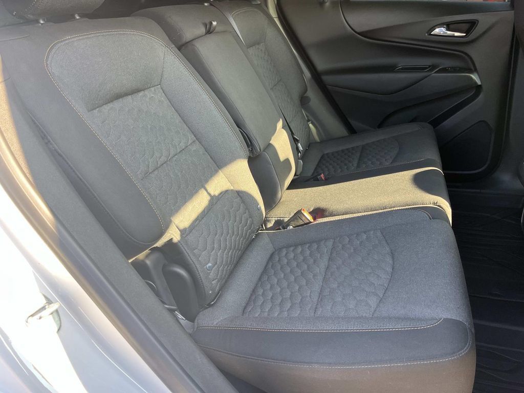 Used 2021 Chevrolet Equinox LT FWD image 27
