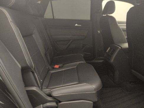 Used 2022 Volkswagen Atlas Cross Sport SE w/ Panoramic Sunroof Package FWD image 19