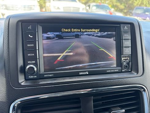 Used 2017 Dodge Grand Caravan SXT FWD image 32