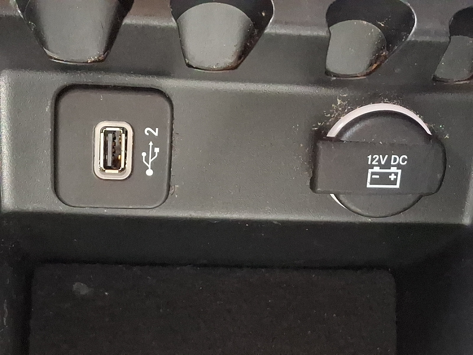 Certified 2020 Jeep Cherokee Latitude Plus AWD/4WD image 25
