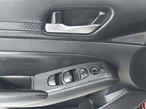 Certified 2024 Nissan Altima 2.5 SV FWD image 17