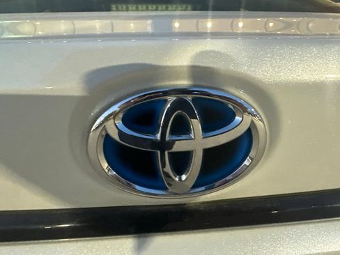 Used 2025 Toyota Corolla XLE FWD image 13