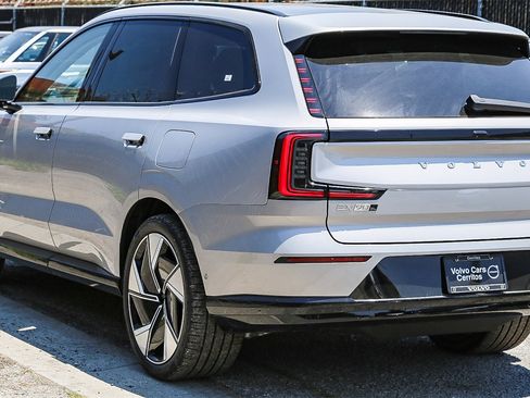 New 2025 Volvo EX90 Ultra image 8