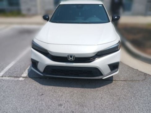 Used 2023 Honda Civic Sport image 3