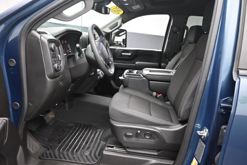 Used 2025 Chevrolet Silverado 2500 Custom AWD/4WD image 16